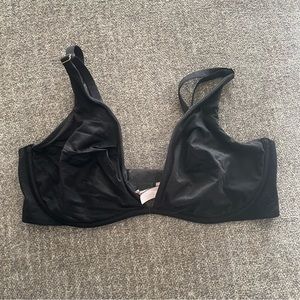 Victorias Secret Incredible Unlined Plunge Bra